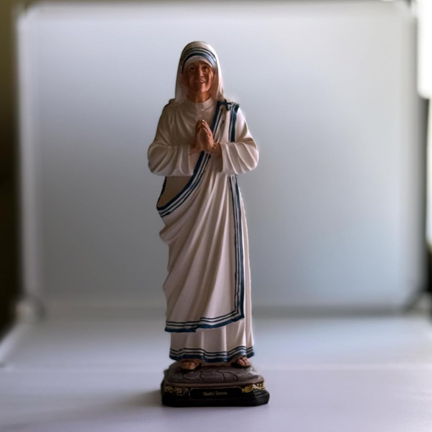 Mother Teresa of Calcutta Figurine Statue -&nbsp; 11.5 Inches; Estatua de Santa Teresa de Calcuta – 29 cm (11.5 pulgadas)