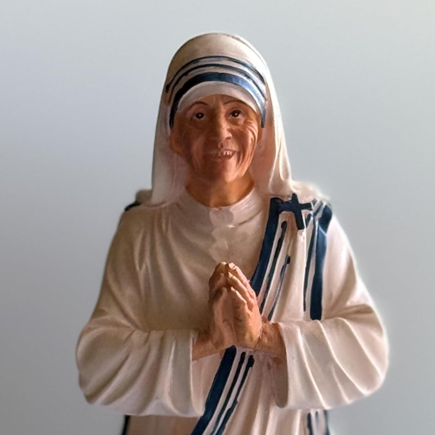 Mother Teresa of Calcutta Figurine Statue -&nbsp; 11.5 Inches; Estatua de Santa Teresa de Calcuta – 29 cm (11.5 pulgadas)