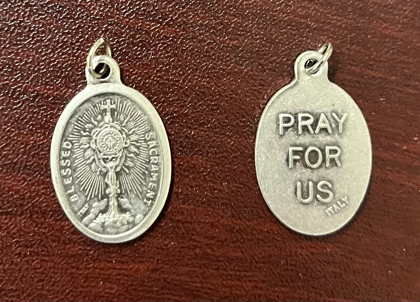 First Communion Medal – A Cherished Keepsake of the Blessed Sacrament